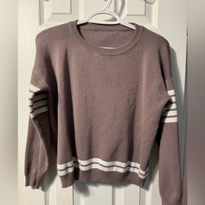 Lilac & Wht Striped Cropped Sweater Sz M
Armpit To Armpit 21
Top To Bottom 21